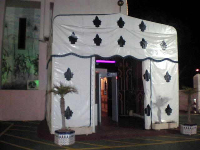 Acceso a la discoteca 'Sala Marrakech' de Gav� Mar